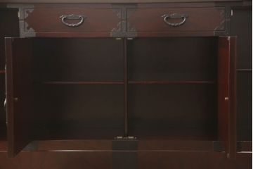 中古　二本松工藝館　田中家具　天板リメイク　重厚感ある佇まいが魅力的な水屋箪笥サイドボード(リビングボード、戸棚、収納棚)(R-057730)