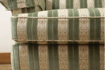 中古　DREXEL HERITAGE(ドレクセルヘリテイジ)　落ち着いた色合いとストライプ柄がクラシカルな雰囲気を高める1人掛けソファ(一人掛けソファ、1P)(R-057735)