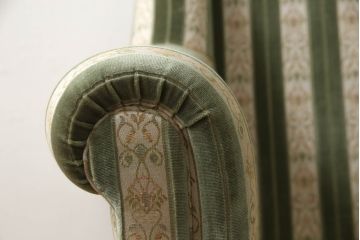 中古　DREXEL HERITAGE(ドレクセルヘリテイジ)　落ち着いた色合いとストライプ柄がクラシカルな雰囲気を高める1人掛けソファ(一人掛けソファ、1P)(R-057735)