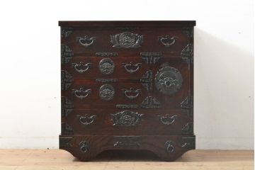 中古　美品　岩谷堂箪笥　厚みのある金具が立派な威厳のある車箪笥(小箪笥、チェスト、引き出し)(R-057736)