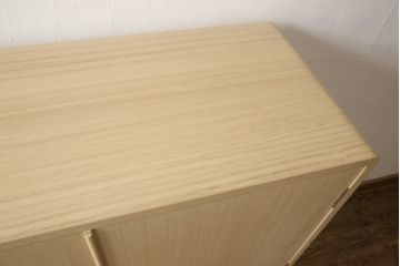 中古　美品　桐屋田中　伝統工芸士・皆川繁久作　板盆付き　小振りなサイズでお部屋に取り入れやすい、品の良さを感じさせる加茂総桐箪笥(胴厚、四方丸)(総桐たんす、和タンス、衣装箪笥、着物箪笥)(R-057738)