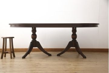 中古　神戸洋家具　メープル不二屋　クラシカルな佇まいが目を引くダイニングテーブル(定価約45万円)(4人掛け、6人掛け)(R-057739)