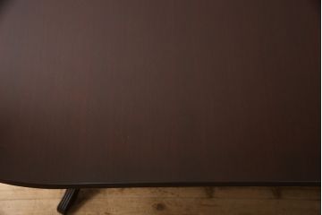 中古　神戸洋家具　メープル不二屋　クラシカルな佇まいが目を引くダイニングテーブル(定価約45万円)(4人掛け、6人掛け)(R-057739)