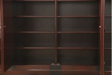 中古　美品　二本松伝統家具　田中家具　民芸箪笥　欅(ケヤキ)材の美しい木目が堪能できる上質な二本松欅下駄箱(サイドボード、飾り棚、収納棚、戸棚、サイドキャビネット)(R-057740)