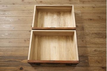 中古　美品　岩谷堂箪笥　お部屋に取り入れやすいスリムなキャビネット(ブックケース、本箱、収納棚、飾り棚、縦型箪笥、引き出し)(R-057741)