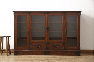 中古　美品　伝統民芸家具　岩谷堂箪笥　金具の細やかなデザインが美しいサイドボード(収納棚、戸棚、飾り棚、食器棚、サイドキャビネット)(R-057742)
