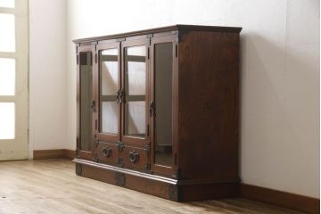 中古　美品　伝統民芸家具　岩谷堂箪笥　金具の細やかなデザインが美しいサイドボード(収納棚、戸棚、飾り棚、食器棚、サイドキャビネット)(R-057742)