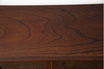 中古　美品　伝統民芸家具　岩谷堂箪笥　金具の細やかなデザインが美しいサイドボード(収納棚、戸棚、飾り棚、食器棚、サイドキャビネット)(R-057742)