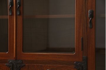 中古　美品　伝統民芸家具　岩谷堂箪笥　金具の細やかなデザインが美しいサイドボード(収納棚、戸棚、飾り棚、食器棚、サイドキャビネット)(R-057742)