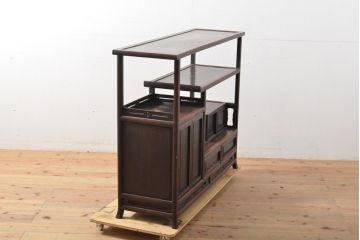 和製アンティーク　珍しい脚付き　指物　総漆塗り　総シタン(紫檀)材　和モダンな雰囲気を醸し出す飾り棚(違い棚、茶棚、茶箪笥、戸棚)(R-057746)