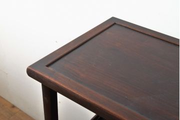 和製アンティーク　珍しい脚付き　指物　総漆塗り　総シタン(紫檀)材　和モダンな雰囲気を醸し出す飾り棚(違い棚、茶棚、茶箪笥、戸棚)(R-057746)