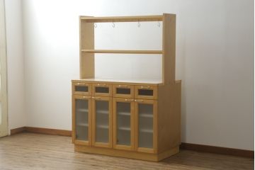 中古　美品　特注品　チェリー材　両面使いで使い勝手抜群のキッチンカウンターキャビネット(食器棚、収納棚、戸棚)(R-057749)