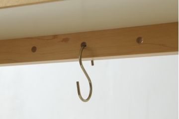中古　美品　特注品　チェリー材　両面使いで使い勝手抜群のキッチンカウンターキャビネット(食器棚、収納棚、戸棚)(R-057749)