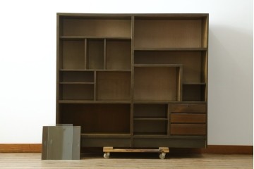 和製アンティーク　レトロで変わったデザインの本棚　(R-057756)