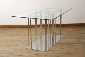 中古　美品　モデルルーム展示品　海外製　ガラス天板　スタイリッシュな空間づくりにおすすめのダイニングテーブル(4人掛け、食卓、ガラステーブル)(R-057770)