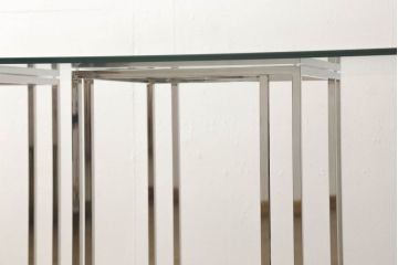 中古　美品　モデルルーム展示品　海外製　ガラス天板　スタイリッシュな空間づくりにおすすめのダイニングテーブル(4人掛け、食卓、ガラステーブル)(R-057770)