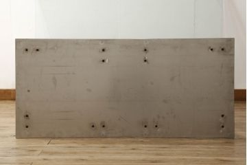 中古　美品　モデルルーム展示品　海外製　ガラス天板　スタイリッシュな空間づくりにおすすめのダイニングテーブル(4人掛け、食卓、ガラステーブル)(R-057770)