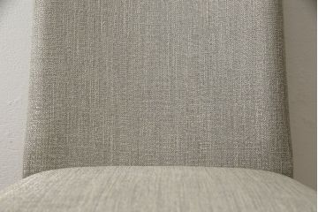 中古　超美品　Cassina(カッシーナ)　シンプルかつスタイリッシュなデザインで合わせやすいラインチェア(1脚定価 約7万円)(ダイニングチェア、イス、椅子)(R-057771)
