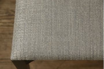 中古　超美品　Cassina(カッシーナ)　シンプルかつスタイリッシュなデザインで合わせやすいラインチェア(1脚定価 約7万円)(ダイニングチェア、イス、椅子)(R-057771)