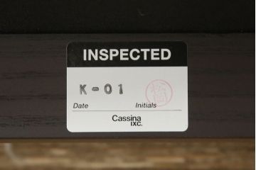 中古　超美品　Cassina(カッシーナ)　シンプルかつスタイリッシュなデザインで合わせやすいラインチェア(1脚定価 約7万円)(ダイニングチェア、イス、椅子)(R-057771)