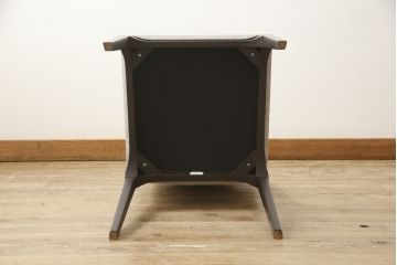 中古　超美品　Cassina(カッシーナ)　シンプルかつスタイリッシュなデザインで合わせやすいラインチェア(1脚定価 約7万円)(ダイニングチェア、イス、椅子)(R-057772)