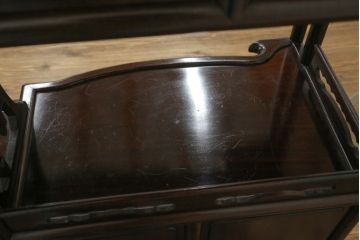 中古　民芸家具　花梨(カリン、唐木)　深みのある色合いが美しい飾り棚(戸棚、茶棚、違い棚)(R-057784)