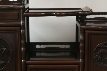中古　民芸家具　花梨(カリン、唐木)　深みのある色合いが美しい飾り棚(戸棚、茶棚、違い棚)(R-057784)