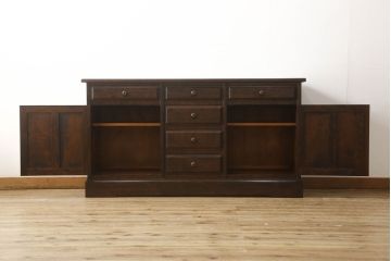 中古　北海道民芸家具　天板付きリメイク　木のあたたかみを感じるサイドボード(収納棚、リビングボード、キャビネット)(R-057788)