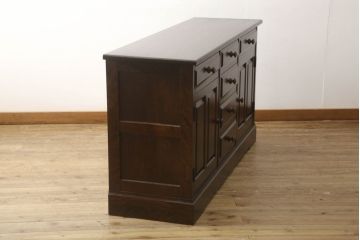 中古　北海道民芸家具　天板付きリメイク　木のあたたかみを感じるサイドボード(収納棚、リビングボード、キャビネット)(R-057788)