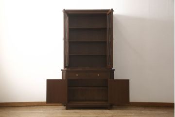 中古　神戸洋家具　メープル不二屋　クラシカルで品のある佇まいが美しいキャビネット(定価約54万円)(飾り棚、食器棚、戸棚、収納棚)(R-057789)