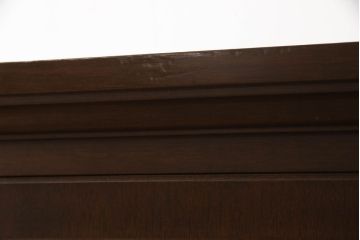 中古　神戸洋家具　メープル不二屋　クラシカルで品のある佇まいが美しいキャビネット(定価約54万円)(飾り棚、食器棚、戸棚、収納棚)(R-057789)