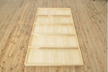 民芸家具　屋久杉の美しい杢目が目を引く大振りの衣装箪笥(定価約150万円)(衣装たんす、和タンス、着物箪笥、整理箪笥、キャビネット)(R-057791)