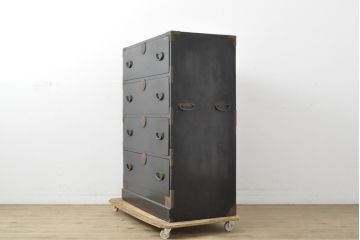 和製アンティーク　黒漆塗り　サイズ感が丁度いいシンプルな金具の時代箪笥(和箪笥、衣装箪笥、チェスト、引き出し)(R-057792)