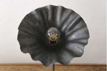 イギリスアンティーク　手工芸鍛造(ロートアイアン)　高級品!シンプルながら意匠を感じられるフロアスタンド(スタンド照明、スタンドライト、間接照明)(R-057795)