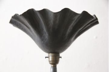 イギリスアンティーク　手工芸鍛造(ロートアイアン)　高級品!シンプルながら意匠を感じられるフロアスタンド(スタンド照明、スタンドライト、間接照明)(R-057795)