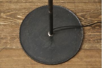 イギリスアンティーク　手工芸鍛造(ロートアイアン)　高級品!シンプルながら意匠を感じられるフロアスタンド(スタンド照明、スタンドライト、間接照明)(R-057795)