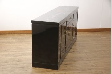 中古　高級品　韓国民芸家具　圧巻!　繊細な螺鈿(ラデン)細工が美しく描かれたサイドボード(定価約160万円)(収納棚、戸棚、リビングボード)(R-057800)