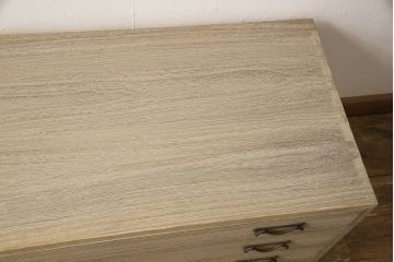中古　美品　特注　会津松本(會津松本)　南部鉄器の取っ手が味わい深い雰囲気を醸し出す三つ重ね総桐箪笥・上段(着物たんす、桐タンス、衣装箪笥、チェスト)(R-057802)