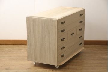 中古　美品　特注　会津松本(會津松本)　南部鉄器の取っ手が味わい深い雰囲気を醸し出す三つ重ね総桐箪笥・中段(着物たんす、桐タンス、衣装箪笥、チェスト)(R-057803)