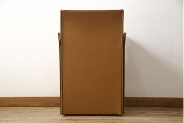 中古　Cassina(カッシーナ)　401 BREAK(ブレーク)　MARIO BELLINI(マリオベリーニ)　キャスター付きアームチェア(定価約46万円)(ダイニングチェア、一人掛けソファ、1P)(R-057805)