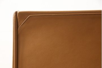 中古　Cassina(カッシーナ)　401 BREAK(ブレーク)　MARIO BELLINI(マリオベリーニ)　キャスター付きアームチェア(定価約46万円)(ダイニングチェア、一人掛けソファ、1P)(R-057806)