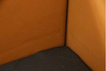 中古　Cassina(カッシーナ)　401 BREAK(ブレーク)　MARIO BELLINI(マリオベリーニ)　キャスター付きアームチェア(定価約46万円)(ダイニングチェア、一人掛けソファ、1P)(R-057806)