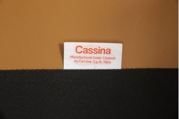 中古　Cassina(カッシーナ)　401 BREAK(ブレーク)　MARIO BELLINI(マリオベリーニ)　キャスター付きアームチェア(定価約46万円)(ダイニングチェア、一人掛けソファ、1P)(R-057806)