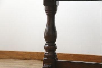 中古　美品　松本民芸家具　クラシカルな脚がおしゃれなT型食卓(ダイニングテーブル、4人掛け、6人掛け)(R-057807)