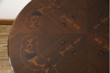 中古　イタリア輸入家具　気品あふれる上質な空間を演出する象嵌入りラウンドダイニングテーブル(ラウンドテーブル、丸テーブル)(R-057813)