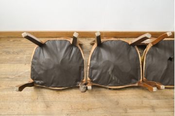 中古　イタリア輸入家具　優しい曲線で上品な雰囲気を醸し出すチェア4脚セット(ダイニングチェア、椅子)(R-057814)