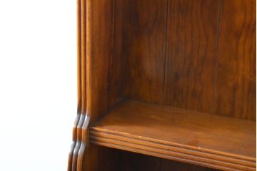 中古　バロッサバレンティ(VARO,S.A. VALENTI)　クラシカルな佇まいが魅力的なシェルフ(飾り棚、本棚、ラック、収納棚)(R-057815)