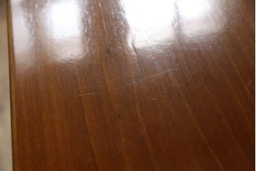 中古　美品　バロッサバレンティ(VARO,S.A. VALENTI)　しっかりとした脚のつくりが魅力的なダイニングテーブル(4人掛け、6人掛け)(定価約105万円)(R-057819)