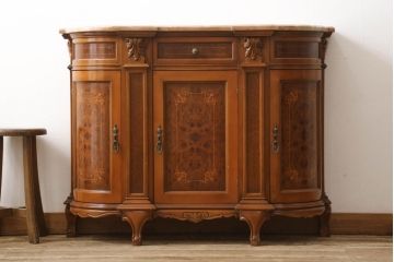 中古　イタリア　象嵌入り　バーズアイ(鳥眼杢)　一味違ったこだわりのインテリアを叶えるサイドボード(キャビネット、収納棚、戸棚)(R-057823)
