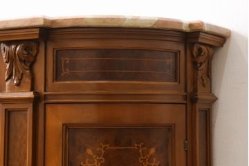 中古　イタリア　象嵌入り　バーズアイ(鳥眼杢)　一味違ったこだわりのインテリアを叶えるサイドボード(キャビネット、収納棚、戸棚)(R-057823)